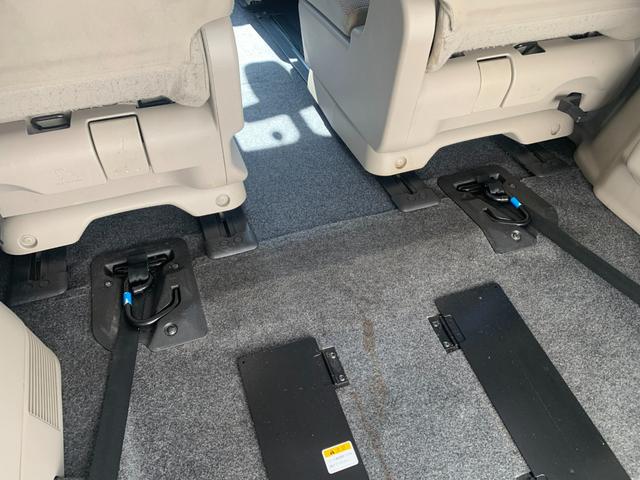 セレナ 　チェアキャブ　スロープ　車いす１名サード仕様Ｘ　電動ウインチ　電動固定装置　ナビ　フルセグＴＶ　バックカメラ　左パワースライドドア　エマージェンシーブレーキ　オートライト　ＬＥＤヘッドライト（9枚目）