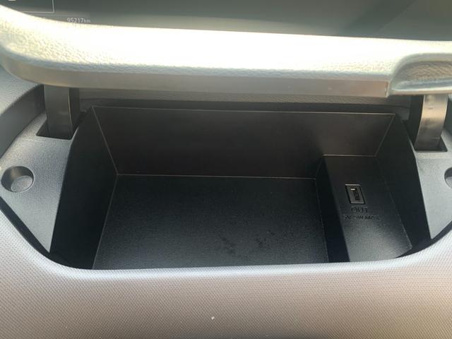 セレナ 　チェアキャブ　スロープ　車いす１名サード仕様Ｘ　電動ウインチ　電動固定装置　ナビ　フルセグＴＶ　バックカメラ　左パワースライドドア　エマージェンシーブレーキ　オートライト　ＬＥＤヘッドライト（41枚目）