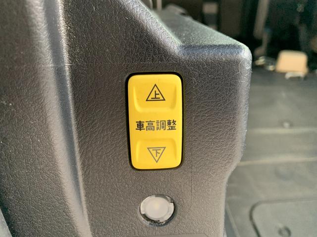 シエンタ Ｇ　車いす仕様車　タイプ１　助手席側セカンドシート付　スロープ　トヨタセーフティセンス　エマージェンシーブレーキ　レーンキープアシスト　ナビ　ＴＶ　バックカメラ　両側パワースライドドア　オートハイビーム（9枚目）