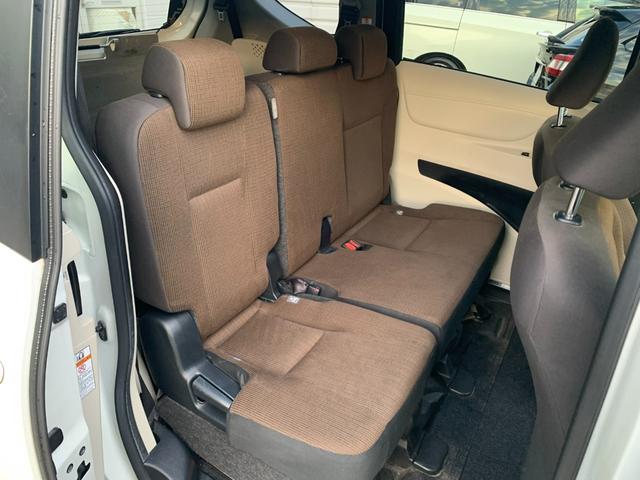 シエンタ Ｇ　車いす仕様車　タイプ１　助手席側セカンドシート付　スロープ　トヨタセーフティセンス　エマージェンシーブレーキ　レーンキープアシスト　ナビ　ＴＶ　バックカメラ　両側パワースライドドア　オートハイビーム（16枚目）