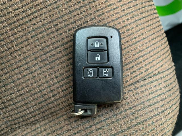 シエンタ Ｇ　車いす仕様車　タイプ１　助手席側セカンドシート付　スロープ　トヨタセーフティセンス　エマージェンシーブレーキ　レーンキープアシスト　ナビ　ＴＶ　バックカメラ　両側パワースライドドア　オートハイビーム（30枚目）