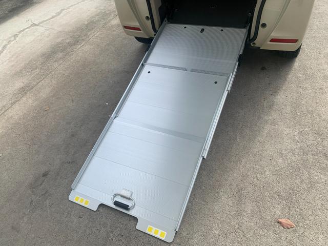 N-BOX G・スロープLターボホンダセンシング スロープ 電動ウインチ エマージェンシーブレーキ レーンキープアシスト ナビ フルセグTV バックカメラ 両側パワースライドドア パドルシフト オートライト LEDヘッドライト(9枚目)