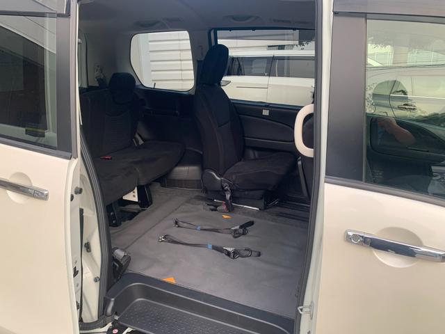 セレナ 　チェアキャブスロープ２０Ｓ　車いす１名セカンド仕様　電動ウインチ　オートロングステップ　ナビ　フルセグＴＶ　バックカメラ　左パワースライドドア　オートライト　スマートキー　ＥＴＣ（12枚目）