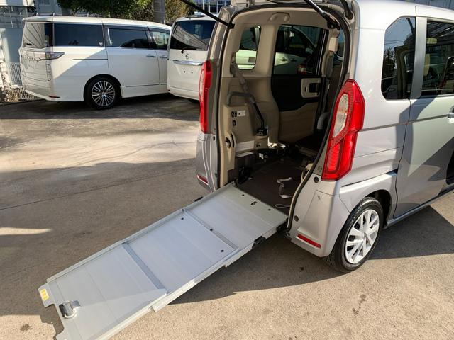 Ｎ－ＢＯＸ Ｇ・スロープＬターボホンダセンシング　電動ウインチ　スロープ　ターボ　ワンセグＴＶ　バックカメラ　両側パワースライドドア　エマージェンシーブレーキ　レーンキープアシスト　パドルシフト　スマートキー　ＬＥＤヘッドライト　オートライト（3枚目）