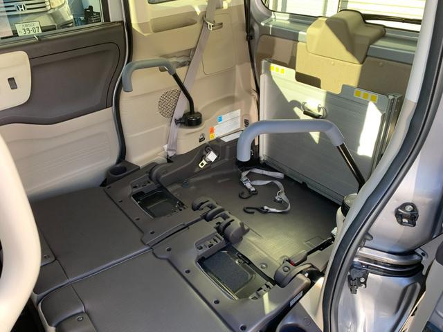 Ｎ－ＢＯＸ Ｇ・スロープＬターボホンダセンシング　電動ウインチ　スロープ　ターボ　ワンセグＴＶ　バックカメラ　両側パワースライドドア　エマージェンシーブレーキ　レーンキープアシスト　パドルシフト　スマートキー　ＬＥＤヘッドライト　オートライト（6枚目）