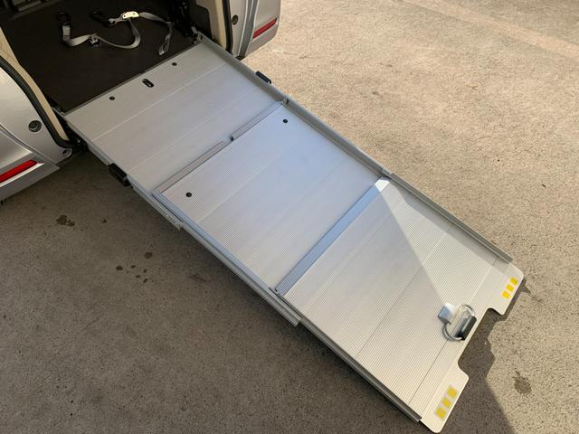 Ｎ－ＢＯＸ Ｇ・スロープＬターボホンダセンシング　電動ウインチ　スロープ　ターボ　ワンセグＴＶ　バックカメラ　両側パワースライドドア　エマージェンシーブレーキ　レーンキープアシスト　パドルシフト　スマートキー　ＬＥＤヘッドライト　オートライト（12枚目）