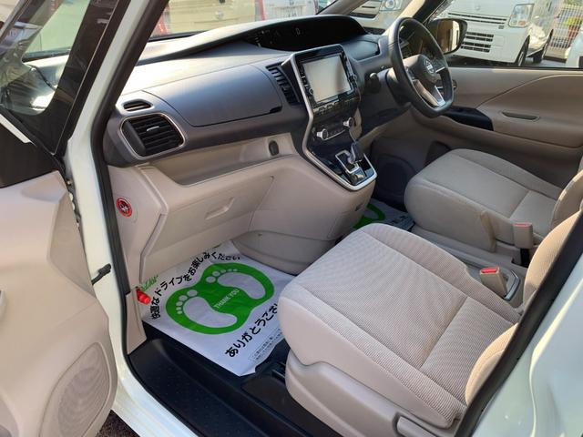 セレナ ｅ－パワー　ＸＶ　９インチナビ　フルセグＴＶ　アラウンドビューモニター　両側パワースライドドア　エマージェンシーブレーキ　レーンキープアシスト　パークアシスト　コーナーセンサー　シートヒーター　スマートキー（4枚目）