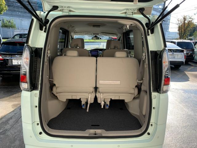 セレナ ｅ－パワー　ＸＶ　９インチナビ　フルセグＴＶ　アラウンドビューモニター　両側パワースライドドア　エマージェンシーブレーキ　レーンキープアシスト　パークアシスト　コーナーセンサー　シートヒーター　スマートキー（9枚目）