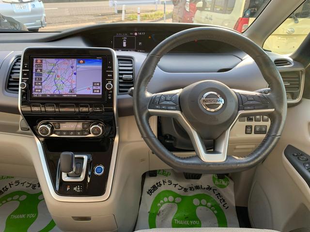 セレナ ｅ－パワー　ＸＶ　９インチナビ　フルセグＴＶ　アラウンドビューモニター　両側パワースライドドア　エマージェンシーブレーキ　レーンキープアシスト　パークアシスト　コーナーセンサー　シートヒーター　スマートキー（12枚目）