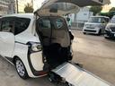 シエンタ Ｇ　車いす仕様車　タイプ１　助手席側セカンドシート付　スロープ　トヨタセーフティセンス　エマージェンシーブレーキ　レーンキープアシスト　ナビ　ＴＶ　バックカメラ　両側パワースライドドア　オートハイビーム（4枚目）