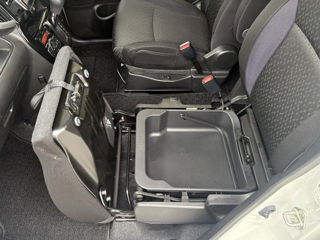 ソリオバンディット ハイブリッドMV ハイブリッドMV後席右側ワンアクションパワースライドドア装着車(4枚目)