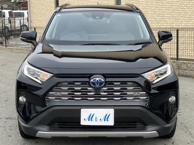 RAV4 ハイブリッドG 4WD・サンルーフ・パワーバックドア・パノラミックビューモニター・ディスプレイオーディオ・LEDヘッドランプ・フォグランプ・ETC2.0・ハンドルヒーター(2枚目)