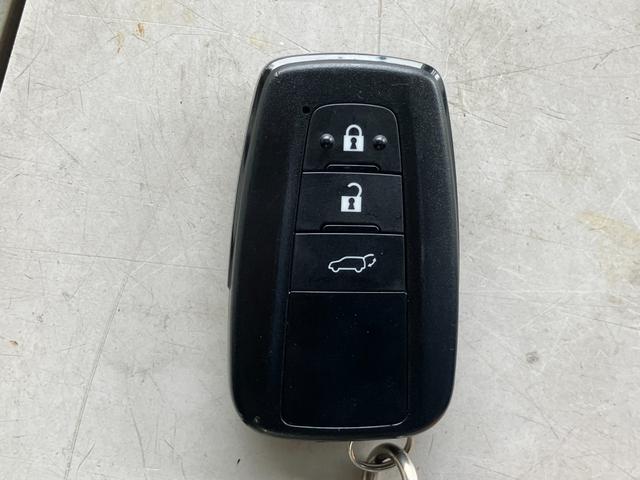 RAV4 ハイブリッドG 4WD・サンルーフ・パワーバックドア・パノラミックビューモニター・ディスプレイオーディオ・LEDヘッドランプ・フォグランプ・ETC2.0・ハンドルヒーター(14枚目)