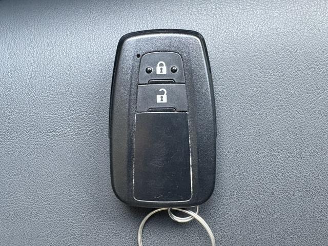 プリウス Ｓツーリングセレクション・ブラックエディション　モデリスタフルエアロ・バックカメラ・メモリーナビ・Ｂｌｕｅｔｏｏｔｈ・フルセグＴＶ・ＤＶＤ／ＣＤ再生・ＥＴＣ・コーナーセンサー・スマートキー・ＬＥＤヘッドライト・衝突被害軽減ブレーキ・シートヒーター（24枚目）