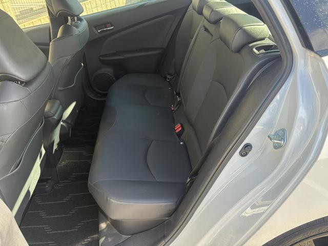 プリウス Ｓツーリングセレクション・ブラックエディション　モデリスタフルエアロ・バックカメラ・メモリーナビ・Ｂｌｕｅｔｏｏｔｈ・フルセグＴＶ・ＤＶＤ／ＣＤ再生・ＥＴＣ・コーナーセンサー・スマートキー・ＬＥＤヘッドライト・衝突被害軽減ブレーキ・シートヒーター（29枚目）