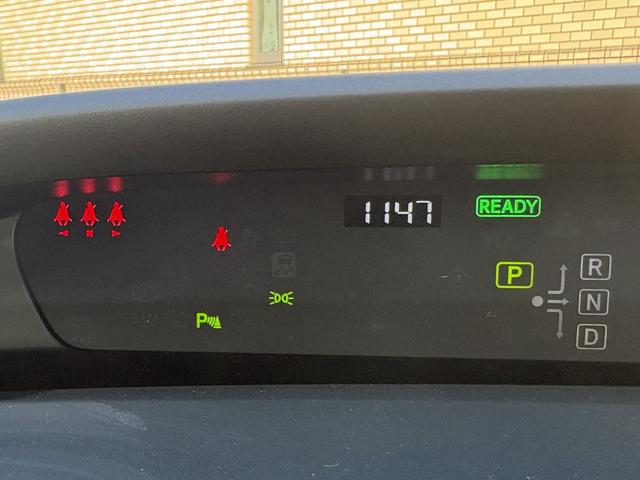 プリウス Ｓツーリングセレクション・ブラックエディション　モデリスタフルエアロ・バックカメラ・メモリーナビ・Ｂｌｕｅｔｏｏｔｈ・フルセグＴＶ・ＤＶＤ／ＣＤ再生・ＥＴＣ・コーナーセンサー・スマートキー・ＬＥＤヘッドライト・衝突被害軽減ブレーキ・シートヒーター（44枚目）