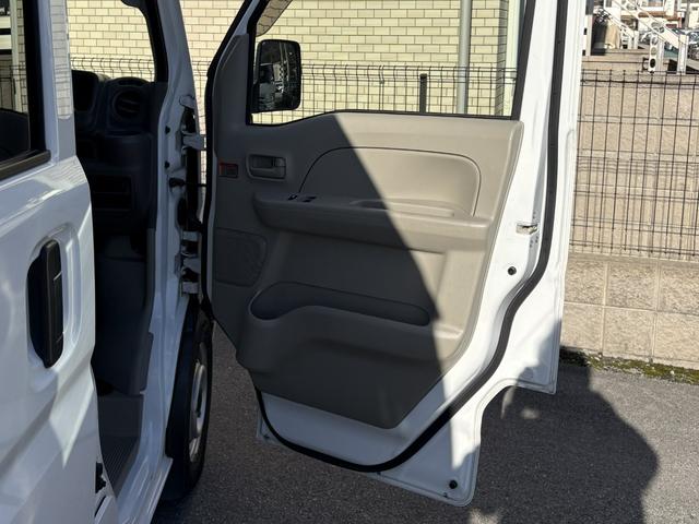 エブリイ ＰＣ　ハイルーフ・キーレスキー・パワーウィンドウ・ラジオ・プライバシーガラス・両側スライドドア・ＬＥＤヘッドライト（15枚目）