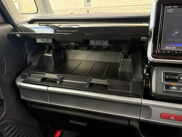 スペーシアカスタム ハイブリッドＸＳターボ　１オーナー・純正８インチメモリーナビ・Ｂｌｕｅｔｏｏｔｈ・フルセグＴＶ・ＤＶＤ／ＣＤ再生・ＥＴＣ・両側電動スライドドア・リヤセンサー・スマートキー・ＬＥＤヘッドライト・衝突被害軽減ブレーキ・純正アルミ（3枚目）