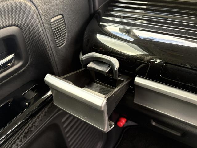 スペーシアカスタム ハイブリッドＸＳターボ　１オーナー・純正８インチメモリーナビ・Ｂｌｕｅｔｏｏｔｈ・フルセグＴＶ・ＤＶＤ／ＣＤ再生・ＥＴＣ・両側電動スライドドア・リヤセンサー・スマートキー・ＬＥＤヘッドライト・衝突被害軽減ブレーキ・純正アルミ（17枚目）