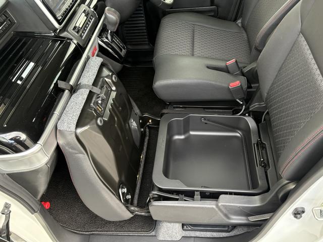 スペーシアカスタム ハイブリッドＸＳターボ　１オーナー・純正８インチメモリーナビ・Ｂｌｕｅｔｏｏｔｈ・フルセグＴＶ・ＤＶＤ／ＣＤ再生・ＥＴＣ・両側電動スライドドア・リヤセンサー・スマートキー・ＬＥＤヘッドライト・衝突被害軽減ブレーキ・純正アルミ（32枚目）