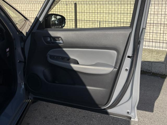 フィット e:HEV RS 純正ディスプレイオーディオ・バックカメラ・Bluetooth・ETC・前後コーナーセンサー・スマートキー・LEDヘッドライト・衝突被害軽減ブレーキ・社外アルミ・クルーズコントロール・ハイブリッド車(44枚目)