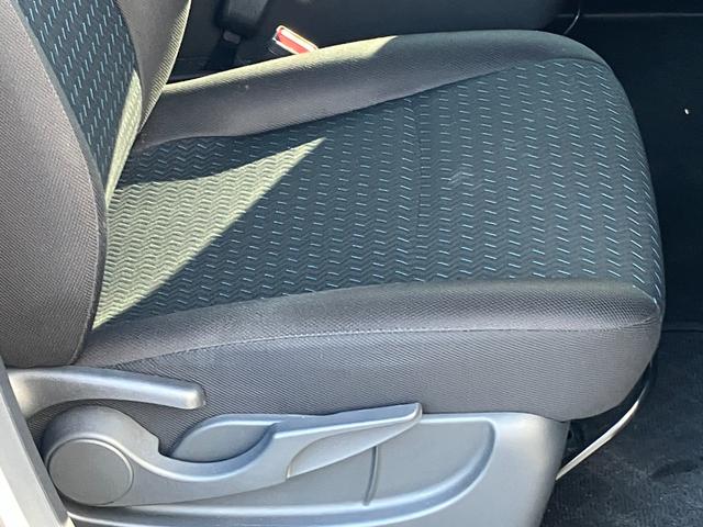 ルーミー カスタムＧ　１オーナー・メモリーナビ・バックカメラ・Ｂｌｕｅｔｏｏｔｈ・フルセグＴＶ・ＤＶＤ／ＣＤ再生・ＥＴＣ・両側電動スライドドア・コーナーセンサー・スマートキー・ＬＥＤヘッドライト・衝突被害軽減ブレーキ（31枚目）