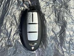 ���ޡ��ȥ��������ƥ���ץå��奨�󥸥󥹥����ȥ����ƥࡢ���󥸥��ư����ߤ��󥿥å��ǹԤ��������Υ��å��ޤǥɥ��Υ֤˿������ǥ�󥿥å����ǹԤ����Ȥ�����ޤ��� 6