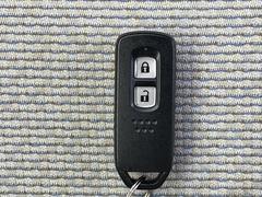 ���ޡ��ȥ��������ƥ���ץå��奨�󥸥󥹥����ȥ����ƥࡢ���󥸥��ư����ߤ��󥿥å��ǹԤ��������Υ��å��ޤǥɥ��Υ֤˿������ǥ�󥿥å����ǹԤ����Ȥ�����ޤ��� 4