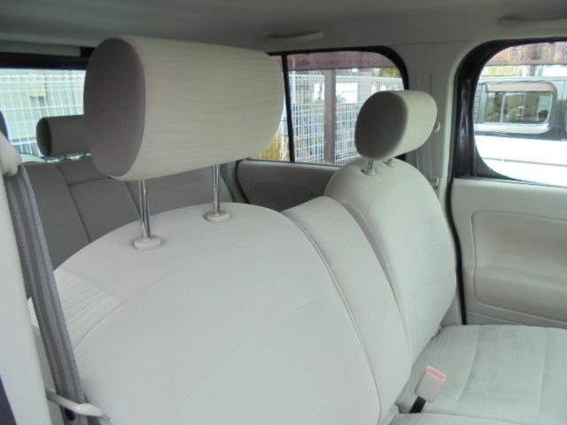 キューブ １５Ｘ　禁煙車　自社レンタカーＵＰ　純正ワンセグ対応メモリーナビ　バックカメラ　ベンチシート　アイドリングストップ　ＥＴＣ　インテリジェントキー２個（8枚目）