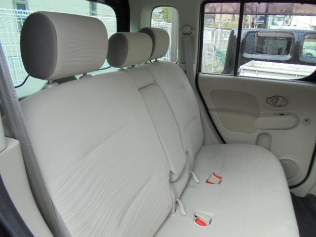 キューブ １５Ｘ　禁煙車　自社レンタカーＵＰ　純正ワンセグ対応メモリーナビ　バックカメラ　ベンチシート　アイドリングストップ　ＥＴＣ　インテリジェントキー２個（9枚目）