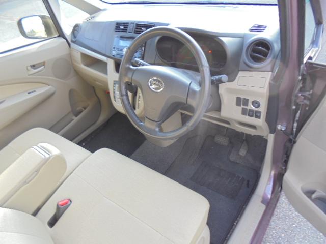 ムーヴ Ｘ　禁煙車　純正オプションケンウッド製ＣＤオーディオ　オートエアコン　オートライト　ベンチシート　フルフラット　アイドリングストップ　アルミホイール　ＥＴＣ　プッシュ式スタート　スマートキー　スペアキー（6枚目）