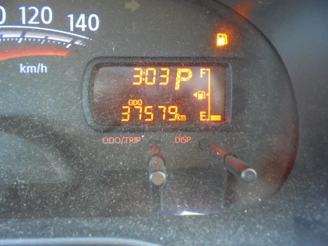 ムーヴ Ｘ　禁煙車　純正オプションケンウッド製ＣＤオーディオ　オートエアコン　オートライト　ベンチシート　フルフラット　アイドリングストップ　アルミホイール　ＥＴＣ　プッシュ式スタート　スマートキー　スペアキー（13枚目）