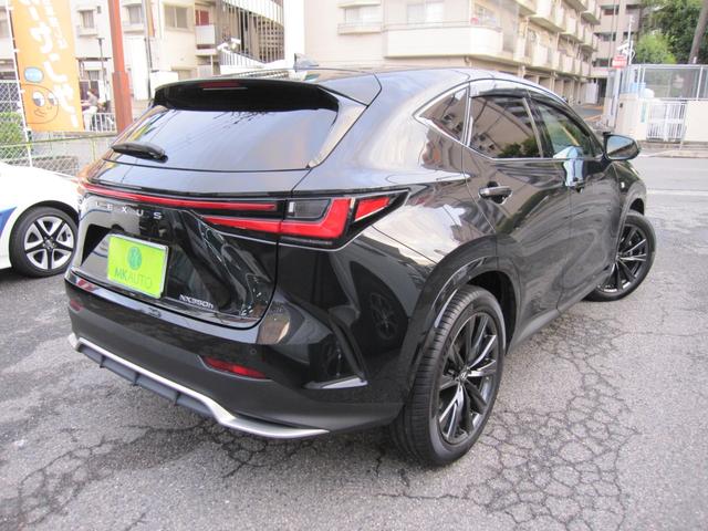 ＮＸ ＮＸ３５０ｈ　Ｆスポーツ　ムーンルーフ　デジタルミラードラレコ　赤／黒革シート　２０インチアルミ　ヘッドアップディスプレイ　３眼ＬＥＤヘッドライト　パノラミックビューモニター　ボディガラスコーティング（4枚目）