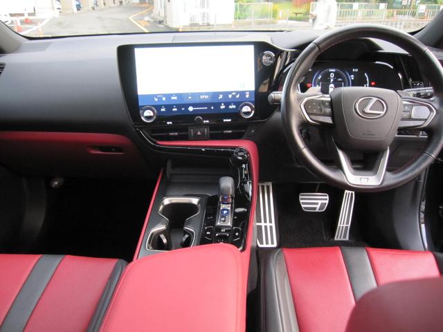 ＮＸ ＮＸ３５０ｈ　Ｆスポーツ　ムーンルーフ　デジタルミラードラレコ　赤／黒革シート　２０インチアルミ　ヘッドアップディスプレイ　３眼ＬＥＤヘッドライト　パノラミックビューモニター　ボディガラスコーティング（5枚目）