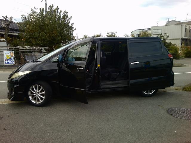 エスティマ ２．４アエラス　Ｇエディション　ナビ　地デジ　Ｂｌｕｅｔｏｏｔｈ　ＥＴＣ　バックカメラ　後席モニター　オットマン　両側電動スライドドア　ＴＲＤフロントスポイラー（9枚目）