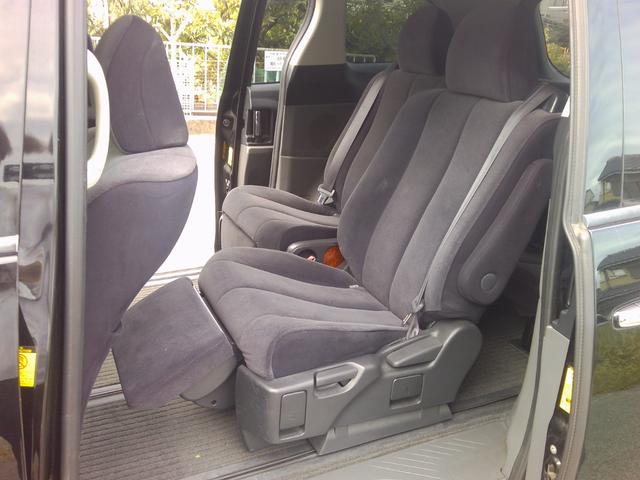 エスティマ ２．４アエラス　Ｇエディション　ナビ　地デジ　Ｂｌｕｅｔｏｏｔｈ　ＥＴＣ　バックカメラ　後席モニター　オットマン　両側電動スライドドア　ＴＲＤフロントスポイラー（18枚目）