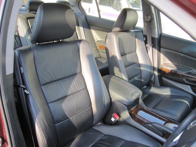 インスパイア ３５ＴＬ　禁煙車　クルーズコントロール　黒革シート　シートヒーター　純正ＨＤＤナビ　バックモニタ　スマートキー２個有（16枚目）
