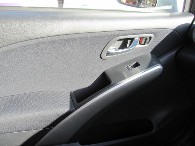 エアウェイブ Ｍ　ＨＩＤエディション　禁煙車　屋内保管　１オーナー　ディーラー下取　ナビＴＶ　サンルーフ純正アルミホイール　キーレス２個有　バックカメラ（29枚目）