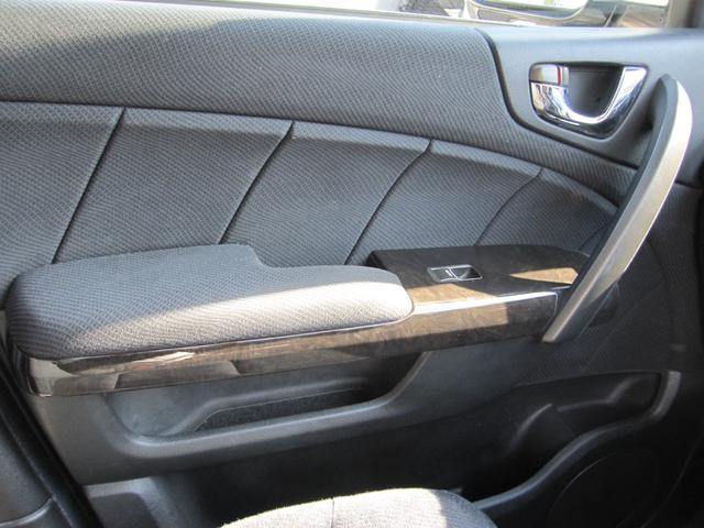 エリシオン ＶＧエアロＨＤＤナビパッケージ　禁煙車　Ｖ６　３０００ＣＣ　純正ナビ　バックカメラ　両側電動スライドドア　キーレス２個有　純正エアロ　純正アルミホイール　クルーズコントロール　８人乗り（26枚目）