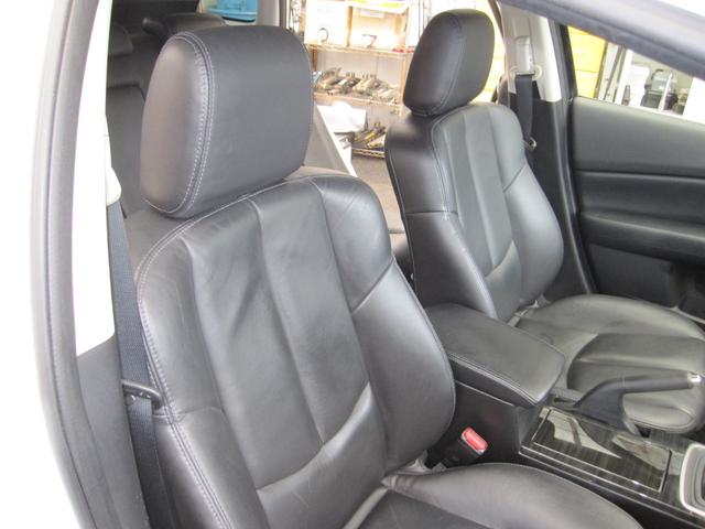 アテンザスポーツワゴン ２５ＥＸ　革シート　禁煙車　ナビ　ＴＶ　ＥＴＣ　前後ドラレコ　プッシュスタート　純正アルミ　ルーフレール　２５００ＣＣ　後席フルフラット（28枚目）