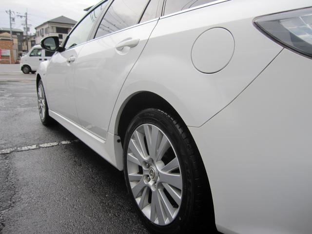 アテンザスポーツワゴン ２５ＥＸ　革シート　禁煙車　ナビ　ＴＶ　ＥＴＣ　前後ドラレコ　プッシュスタート　純正アルミ　ルーフレール　２５００ＣＣ　後席フルフラット（70枚目）