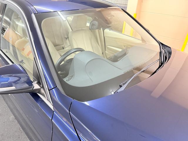 ３シリーズ ３２８ｉラグジュアリー　純正ナビ　地デジ　バックモニター　本革シート　ドライブレコーダ　前席パワーシート　コンフォートアクセス　プッシュスタート　ＥＴＣ　キセノンヘッドライト　オートクルーズコントロール　保証付（6枚目）