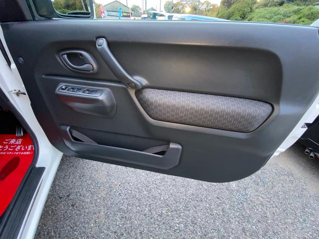 ジムニー XC 5型 新品マッドファクトリー製バグガード!新品ブロックタイヤ!新品レザー調シートカバー!新品ラジエーター!前後バンパー&フェンダーモールチッピングマットブラックペイント!ボーディーコート(15枚目)