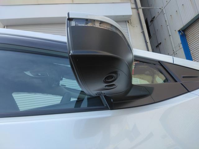 プリウス Ｚ　全方位カメラ　サイドバイザー　ＢＭＳ　３段階温度設定のシートヒーター・クーラー　パワーバックドア　ワイヤレス充電　追従機能　ステアリングヒーター　パノラマルーフ　ドラレコ内蔵ミラー（12枚目）
