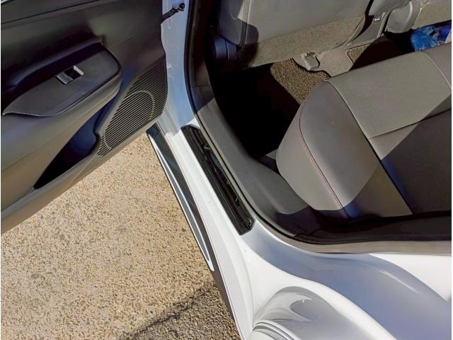 プリウス Ｚ　全方位カメラ　サイドバイザー　ＢＭＳ　３段階温度設定のシートヒーター・クーラー　パワーバックドア　ワイヤレス充電　追従機能　ステアリングヒーター　パノラマルーフ　ドラレコ内蔵ミラー（32枚目）