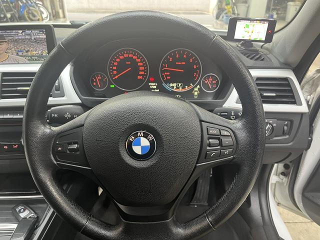 ３２０ｉ　ドライブレコーダー　ＥＴＣ　ナビ　ＴＶ　アルミホイール　ＨＩＤ　パワーシート　ＡＴ　盗難防止システム　ＡＢＳ　ＥＳＣ　ＣＤ　ＵＳＢ　ミュージックプレイヤー接続可　Ｂｌｕｅｔｏｏｔｈ　エアコン(2枚目)