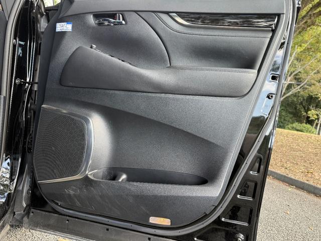 アルファード 2.5S Cパッケージ 禁煙車 SR Dインナ-ミラ- BSM ACC Fダウンモニタ- 黒革 Bカメラ ETC 3眼LEDオートライト シートクーラー/ヒーター メモリ付電動シート ナビ付DA フルセグTV BT DVD(19枚目)