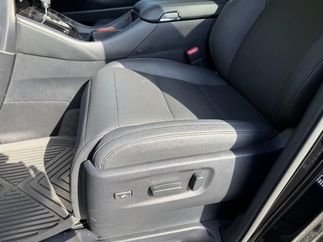 アルファード 2.5S Cパッケージ 禁煙車 SR Dインナ-ミラ- BSM ACC Fダウンモニタ- 黒革 Bカメラ ETC 3眼LEDオートライト シートクーラー/ヒーター メモリ付電動シート ナビ付DA フルセグTV BT DVD(39枚目)