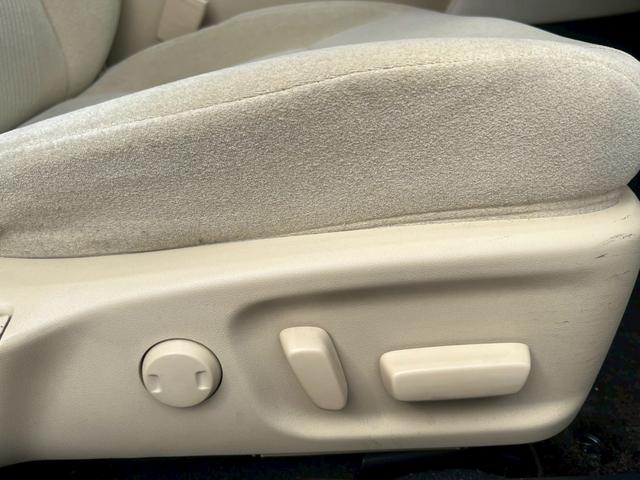 クラウン ロイヤルサルーン 純正ナビTV オートクルコン バックカメラ HID BLUETOOTH 電動シート フォグ オートライト ステアリングリモコン 純正16AW ナノイーエアコン スマートキー ウィンカーミラー ETC(16枚目)