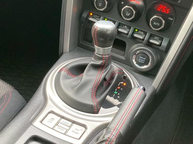 86 GT ナビTV バックカメラ スマートキー HID BLUETOOTH 車高調 TRDエアロ TRD4本出マフラー SSR18AW フォグライト オートライト オートエアコン パドルシフト プッシュスタート(33枚目)